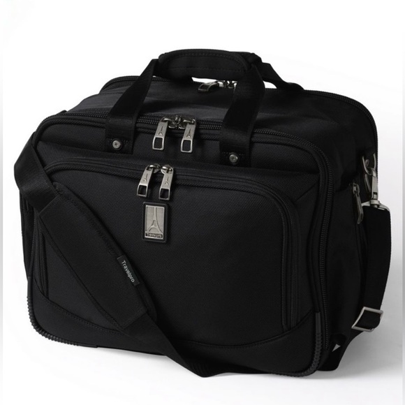 *NEW* TravelPro Tote - Picture 1 of 6